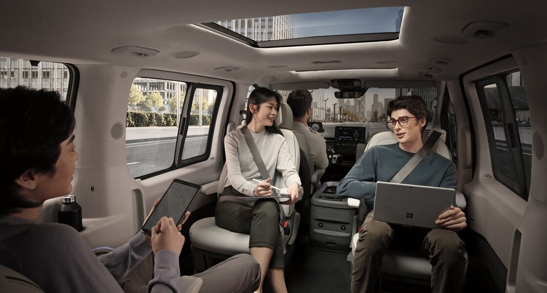 staria us4 premium 9 seater pc