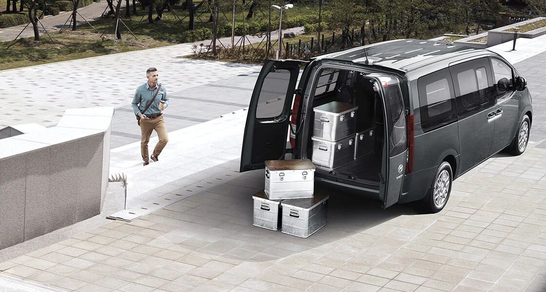 staria us4 van the space to grow your business pc